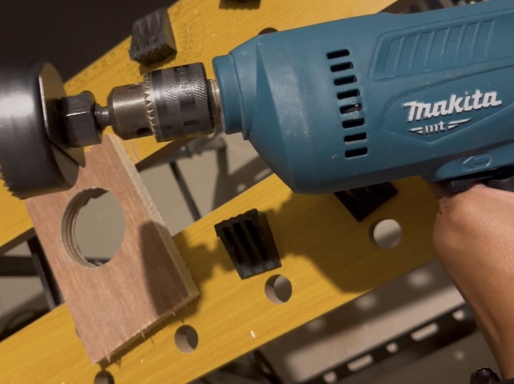 makita 750x560
